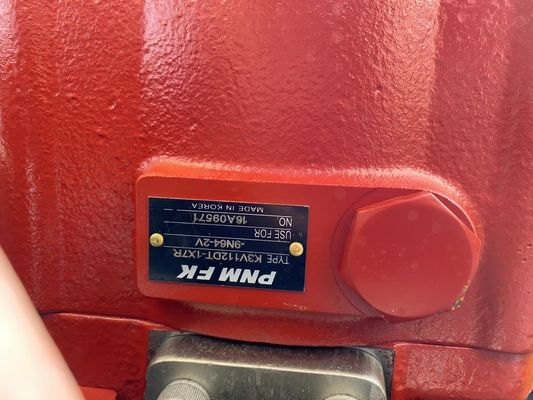 Ekskavator Perayap Hidraulik 23T 9-11m Maks. Digging Radius Kecepatan Swing 11-13rpm mirip dengan CAT