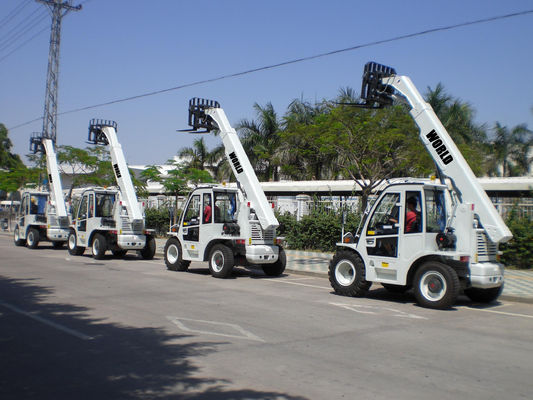 4 Wheel Drive EPA Mesin Diesel Telescopic Handler 2.5T beban Telescopic Forklift 4WD Telehandler