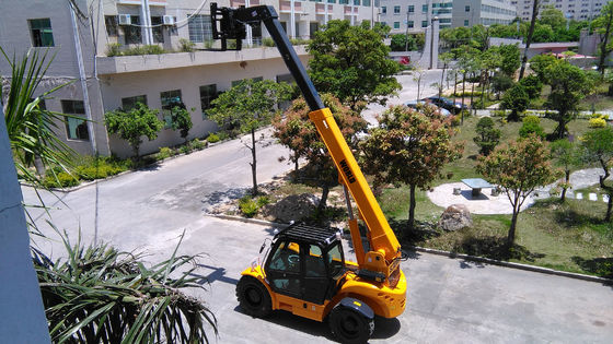 3T 4T Diesel Telescopic Handler Forklift Kemudi Empat Roda 7m 14m Telehandler