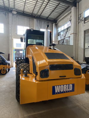 1500mm Drum Vibratory Road Roller dengan Mesin Cummins 4BTA3.9-C125