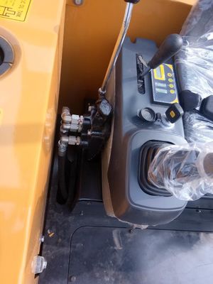 Tingkat 3/ Tahap III Mini Crawler Excavator Kekuatan Penggalian Tangan Maksimal 10,5KN